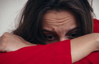 Život sa toksičnom majkom napravio mi je pakao od života: Imala sam 18 kad su mi psihijatri ustanovili strašnu dijagnozu