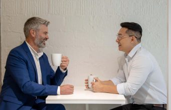 Znakovi u govoru tijela koji pokazuju da ti neko laže i skriva istinu