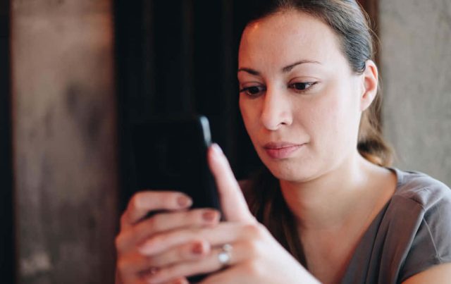 zena-mobitel-364854