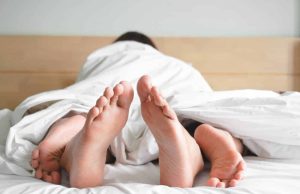 Kad muškarac kaže da je žena “dobra u krevetu”, zapravo misli na ovih 5 stvari koje žene rijetko rade
