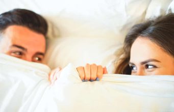Ne postoji samo jedna, već 6 muških želja u krevetu – evo šta bi svaka žena trebala znati