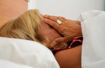 Žene ne govore o tome naglas, ali iznutra ih uništava – ovako izgleda život bez intimnog odnosa