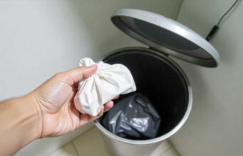 Šta staviti u kantu za smeće da ne smrdi: Tajni trikovi iskusnih domaćica koji stvarno djeluju