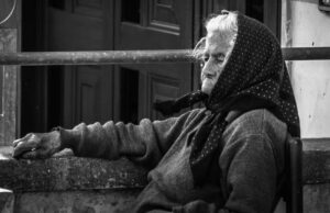 Šta svaka osoba treba uraditi kako u starosti ne bi ostala sama i umrla u samoći? 4 stvari su ključne po mišljenju psihologa