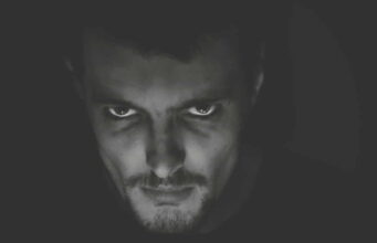 Bježite koliko vas noge nose: Tri rečenice koje otkrivaju da je muškarac manipulator