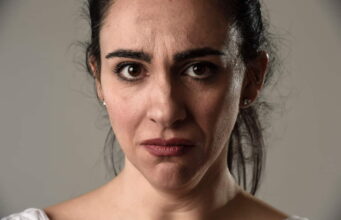 7 ODVRATNIH navika koje otkrivaju da žena ne drži do sebe