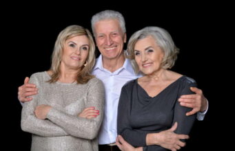 Ako vaš partner nikad ne želi zvati vaše roditelje u goste, evo šta to znači prema psihologiji