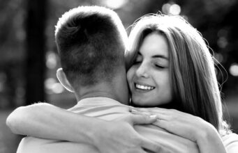NEMOJTE GA PUSTITI DA ODE: Ako vaš partner radi ovih 6 stvari, čuvajte ga kao kap vode na dlanu – to je ljubav kakva se događa jednom u životu!